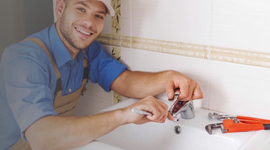 Expert burst pipe repair services in Dawn, MO